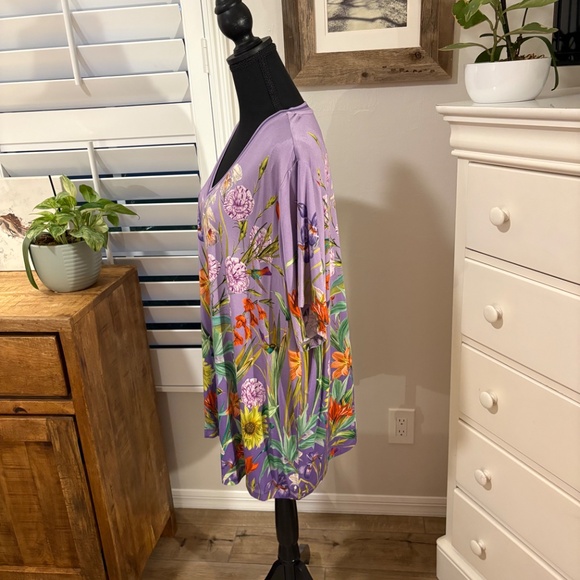 Johnny Was THE JANIE FAVORITE SHORT SLEEVE V‑NECK SWING TEE 3X - Picture 4 of 10